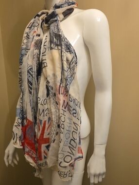 London UK Print Decorative Scarf - Cream/Blue/Red